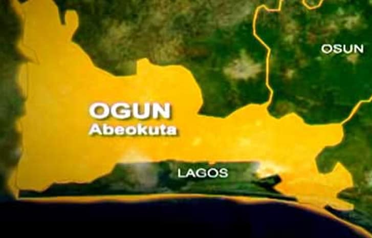 Armed smugglers attack customs officers in Ogun, two injured